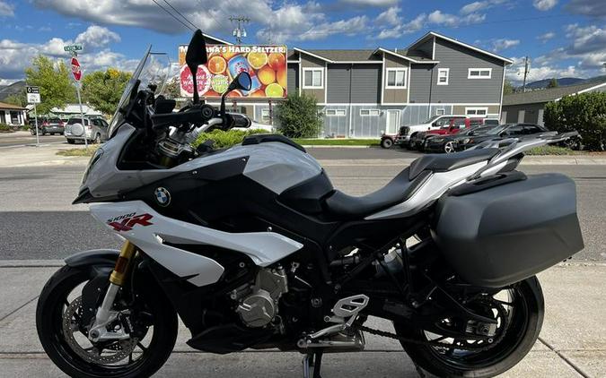 2016 BMW S 1000 XR Light White / Granite Grey Metallic / Racing Red