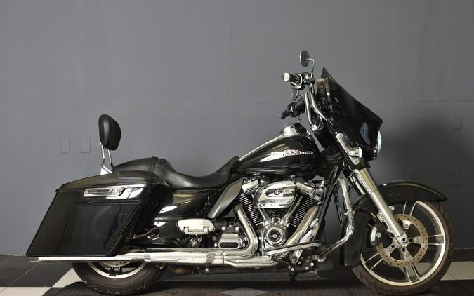 2017 Harley-Davidson Street Glide Special Vivid Black FLHXS