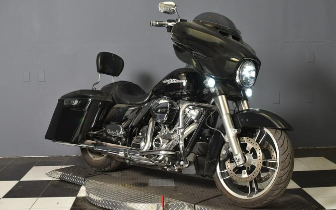 2017 Harley-Davidson Street Glide Special Vivid Black FLHXS