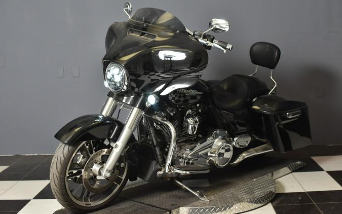 2017 Harley-Davidson Street Glide Special Vivid Black FLHXS