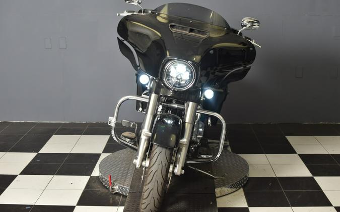 2017 Harley-Davidson Street Glide Special Vivid Black FLHXS