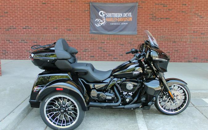 2026 Harley-Davidson® Road Glide 3 Vivid Black Black Trim