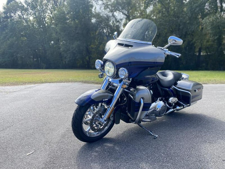 2017 Harley-Davidson® FLHTKSE - CVO™ Limited