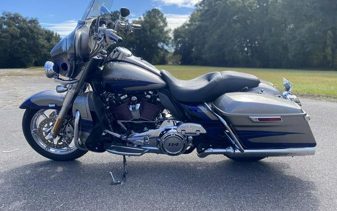 2017 Harley-Davidson® FLHTKSE - CVO™ Limited