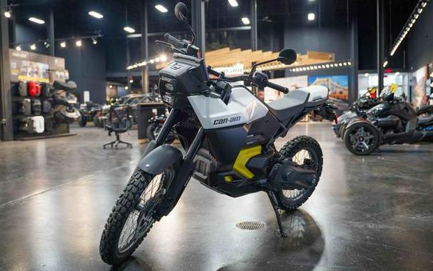 2025 Can-Am® Origin White