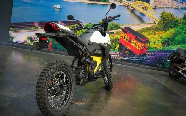 2025 Can-Am® Origin White