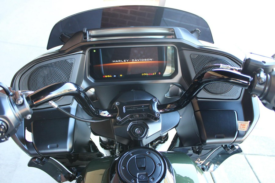 2026 Harley-Davidson® Road Glide® Olive Steel Metallic/Vivid Black Black Two-Up