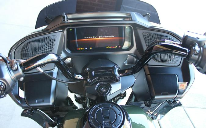 2026 Harley-Davidson® Road Glide® Olive Steel Metallic/Vivid Black Black Two-Up