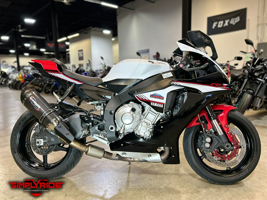 2016 Yamaha YZF-R1S