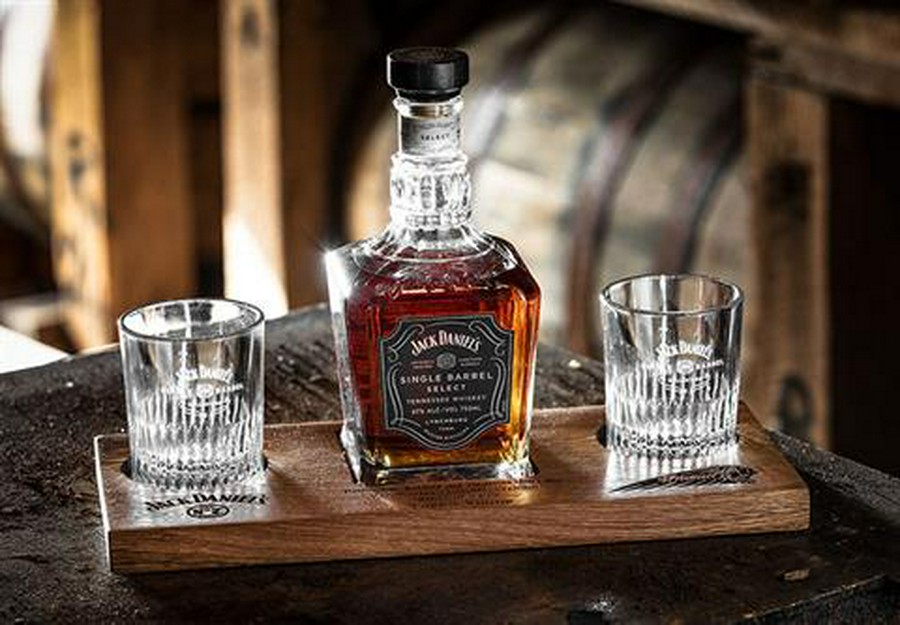 2020 Indian Motorcycle Springfield® Dark Horse® Jack Daniel’s® Limited Edition