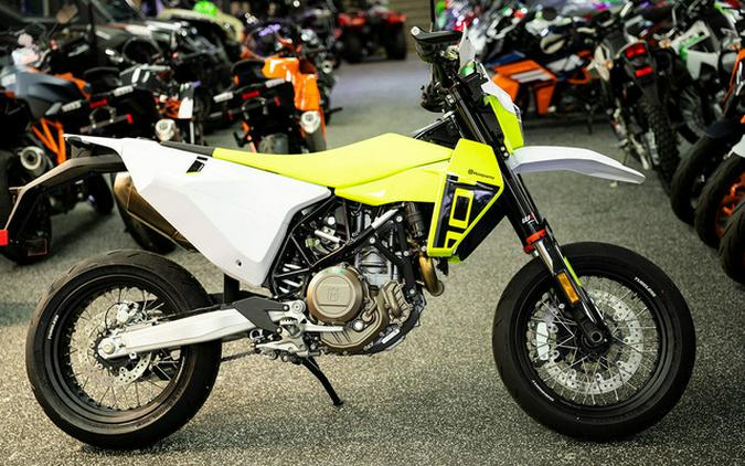 2026 Husqvarna Supermoto 701