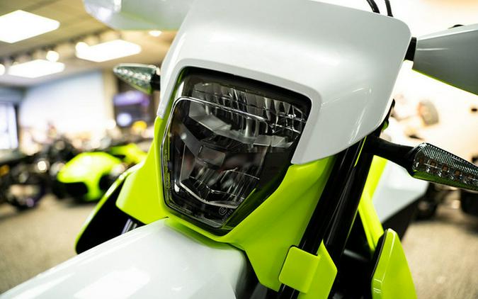 2026 Husqvarna Supermoto 701