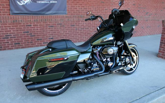 2026 Harley-Davidson® Road Glide® Olive Steel Metallic/Vivid Black Black Two-Up