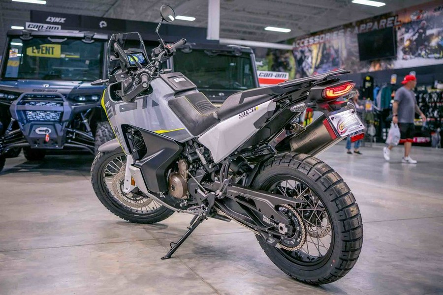 2025 Husqvarna® Norden 901