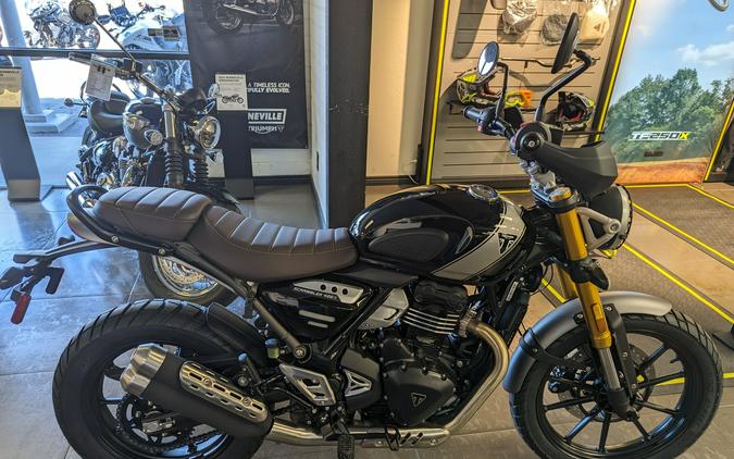 2024 Triumph Scrambler 400 X