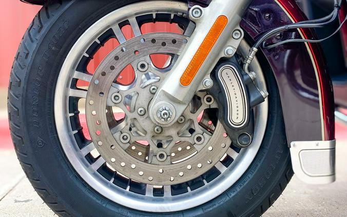 2014 Harley-Davidson® Tri Glide® Ultra FLHTCUTG