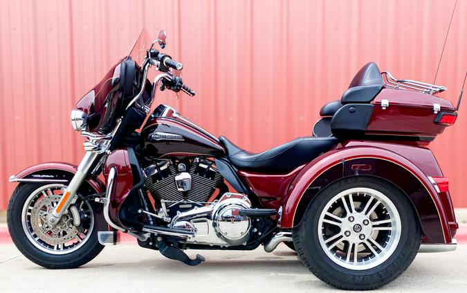 2014 Harley-Davidson® Tri Glide® Ultra FLHTCUTG