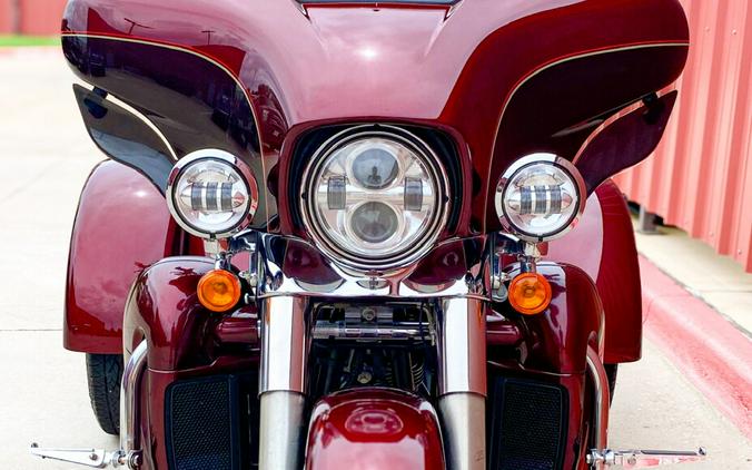 2014 Harley-Davidson® Tri Glide® Ultra FLHTCUTG