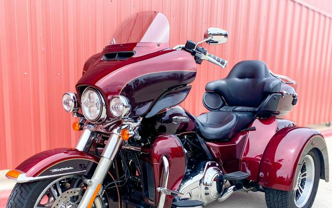2014 Harley-Davidson® Tri Glide® Ultra FLHTCUTG