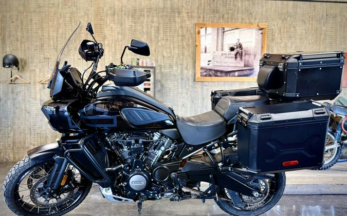 2022 Harley-Davidson® Pan America™ 1250 Special Black