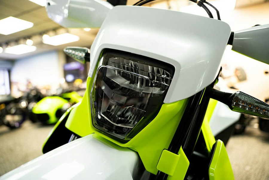 2026 Husqvarna Supermoto 701
