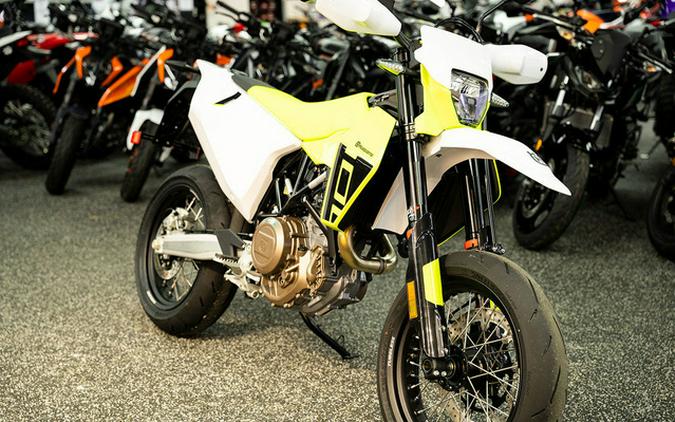 2026 Husqvarna Supermoto 701