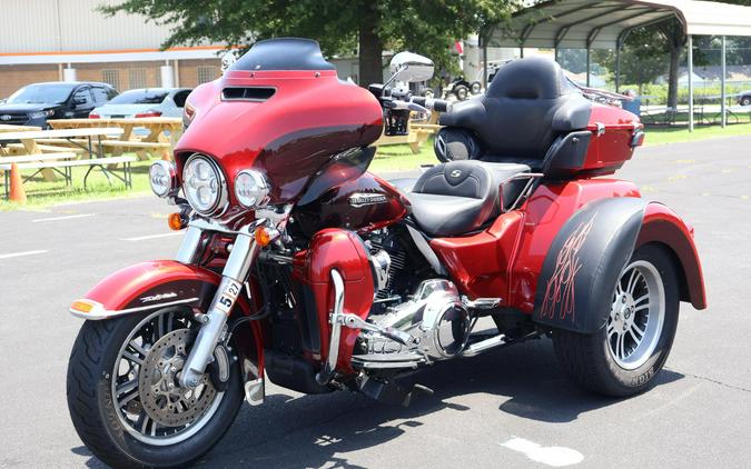 2018 Harley-Davidson Tri Glide Ultra Wicked Red/Twisted Cherry