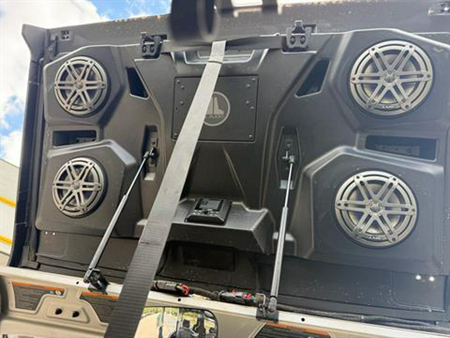 2024 Can-Am Defender MAX X MR With Half-Doors