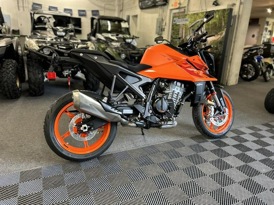 2024 KTM 990 Duke