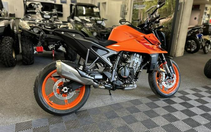 2024 KTM 990 Duke