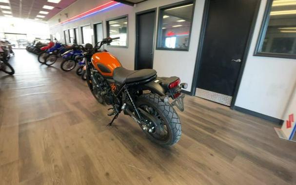 2023 Honda® SCL500AP