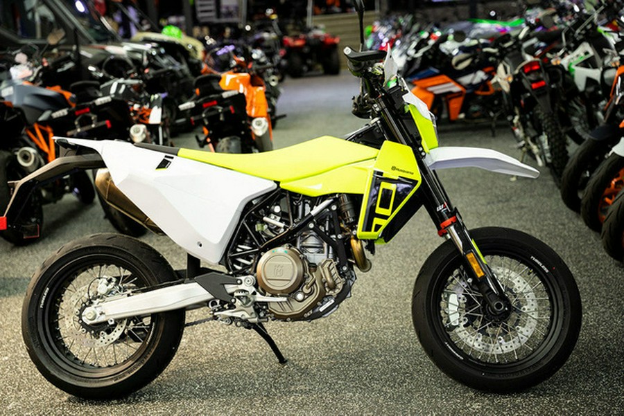 2026 Husqvarna Supermoto 701