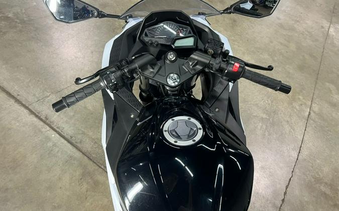 2014 Kawasaki Ninja® 300 SE