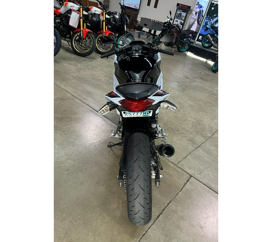 2014 Kawasaki Ninja® 300 SE