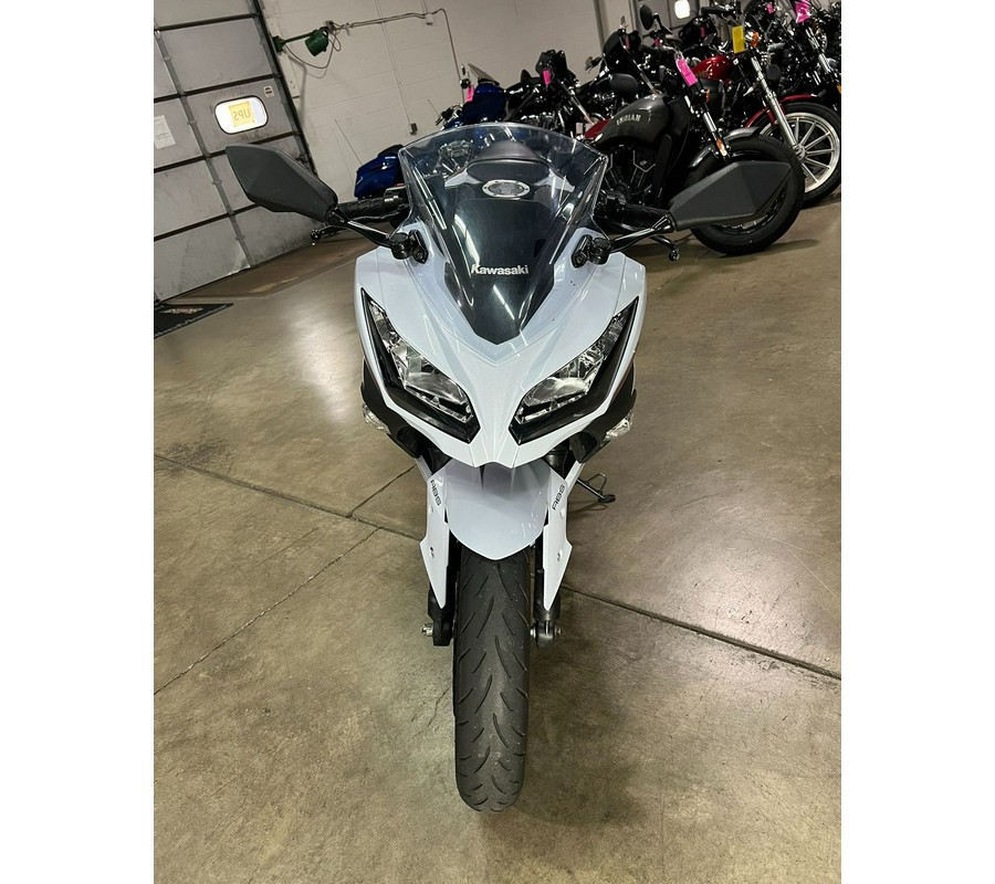 2014 Kawasaki Ninja® 300 SE