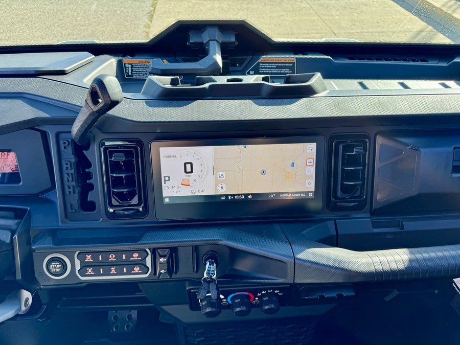 2026 Can-Am Defender Limited HD11