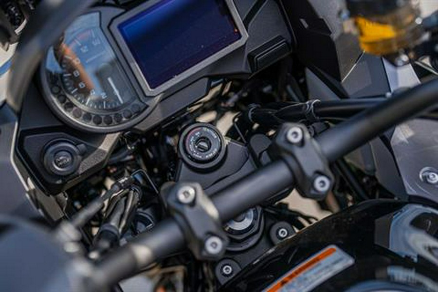 2025 Kawasaki Versys 1100 SE LT ABS