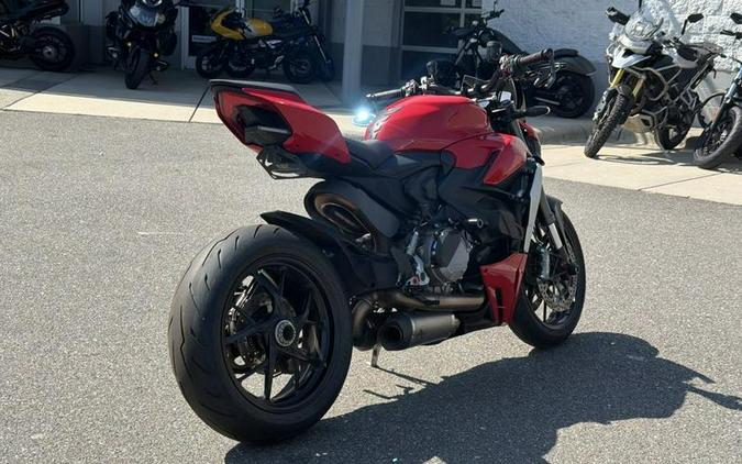 2022 Ducati Streetfighter V2 Ducati Red