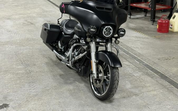 2017 Harley-Davidson® FLHXS - Street Glide® Special