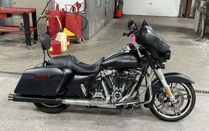 2017 Harley-Davidson® FLHXS - Street Glide® Special