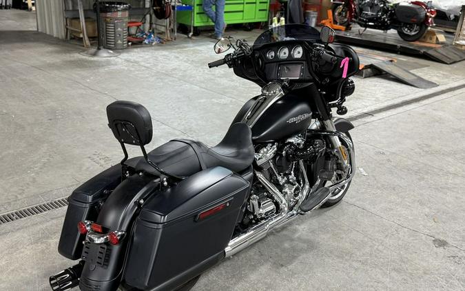 2017 Harley-Davidson® FLHXS - Street Glide® Special