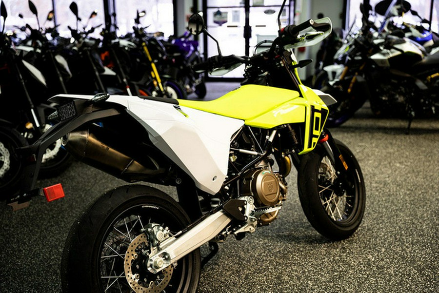 2026 Husqvarna Supermoto 701