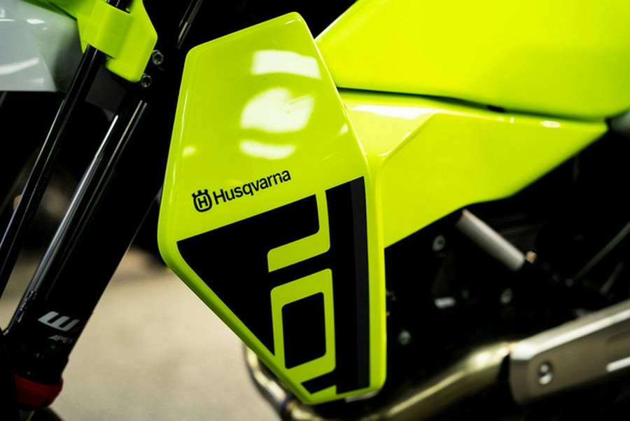 2026 Husqvarna Supermoto 701