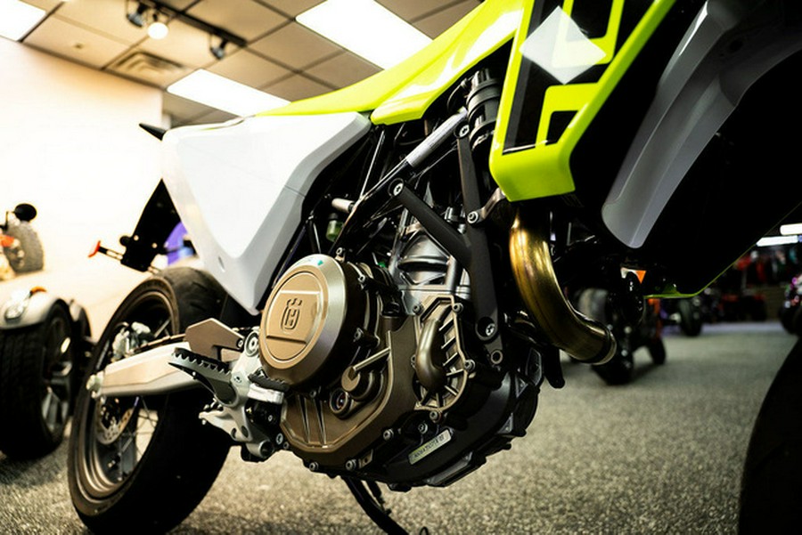 2026 Husqvarna Supermoto 701