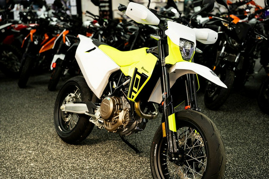 2026 Husqvarna Supermoto 701