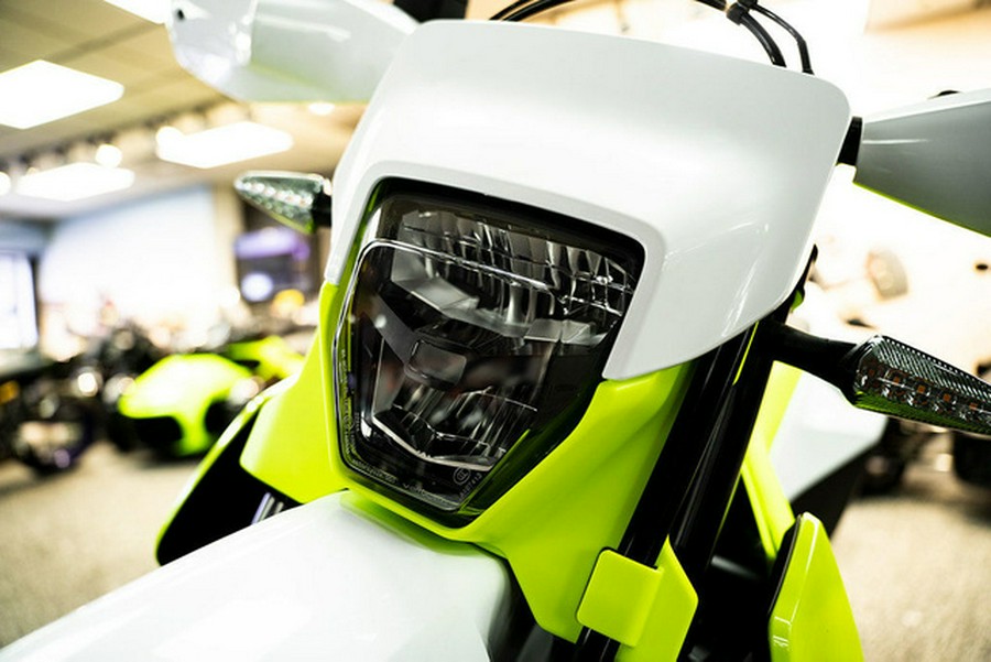 2026 Husqvarna Supermoto 701