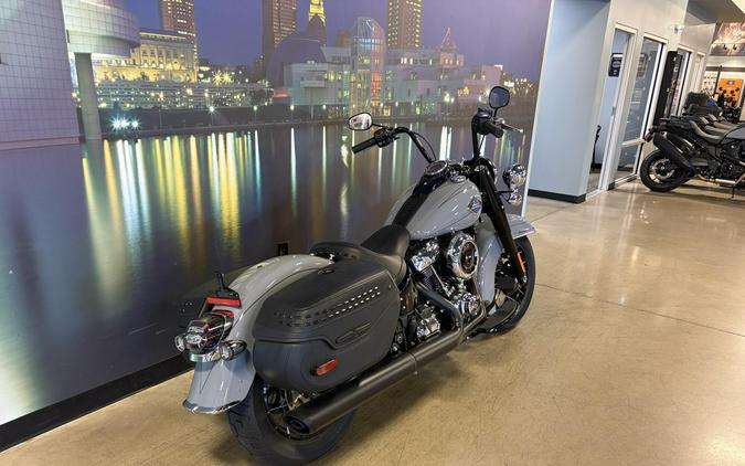 2025 Harley-Davidson Heritage Classic FLHC