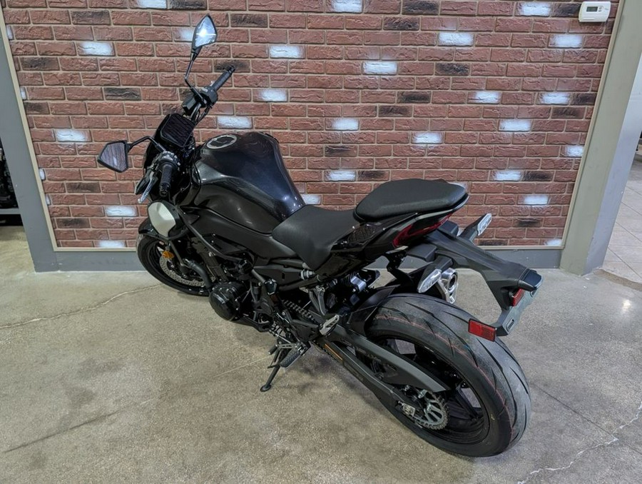 2025 Kawasaki Z900 ABS Metallic Spark Black/Metallic Carbon Gray