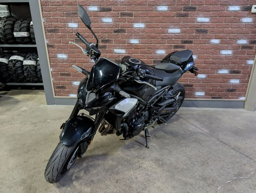 2025 Kawasaki Z900 ABS Metallic Spark Black/Metallic Carbon Gray