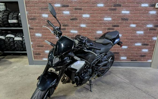 2025 Kawasaki Z900 ABS Metallic Spark Black/Metallic Carbon Gray